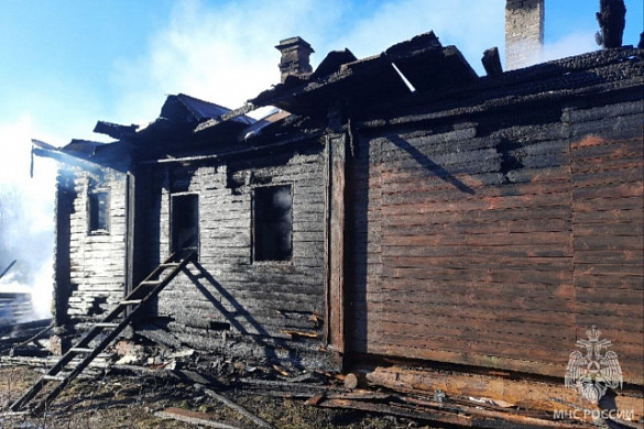 На пожаре в Лежневском районе погиб 57-летний мужчина